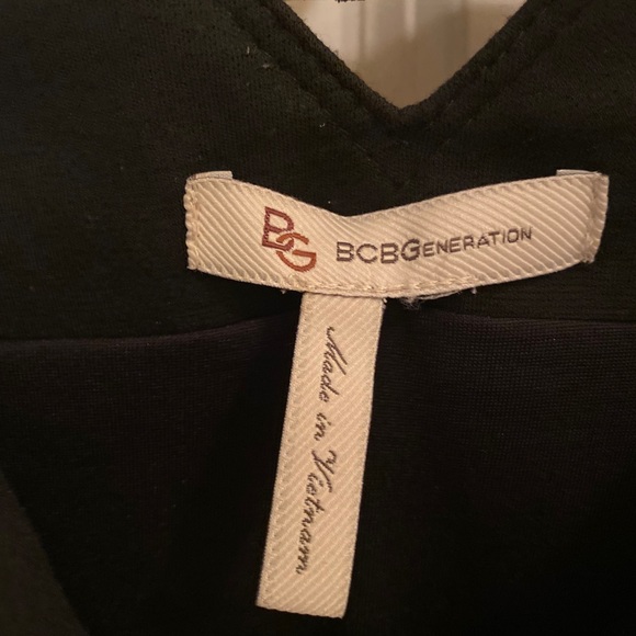 BCBG mini skirt - Picture 2 of 3